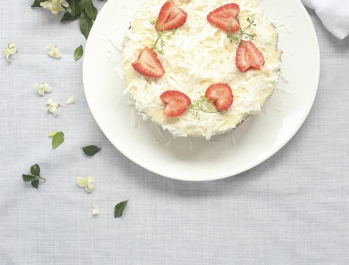 gluten-free-white-chocolate-and-strawberry-cake-recipe-2
